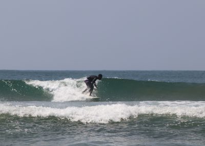 coach-siya-surfing